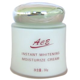 愛華化妝品 產品視覺美學與店鋪裝修設計探索，兼論嬰兒用品陳列的溫馨藝術